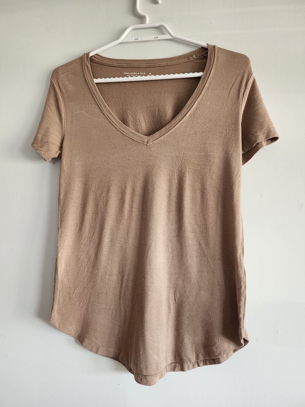 *Bundle 3/$20* Abercrombie & Fitch Super Soft Scoop Neck Tee | Tan